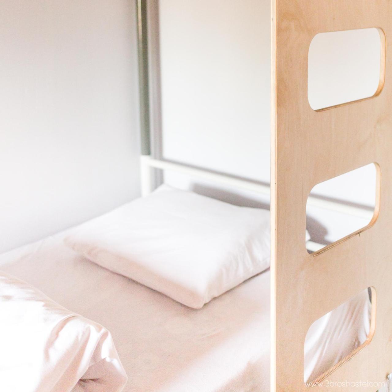 3 Bros' Hostel Cieszyn Cieszyn  Ngoại thất bức ảnh